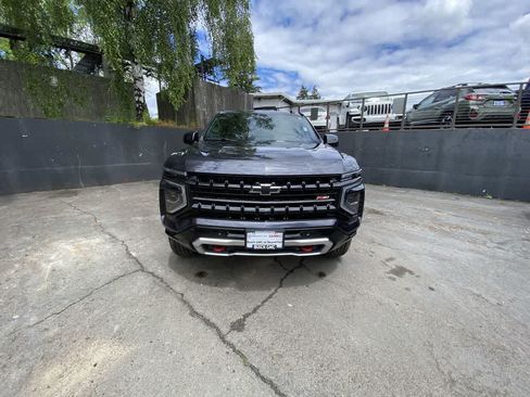 Used 2025 Chevrolet Suburban Z71 AWD/4WD image 9