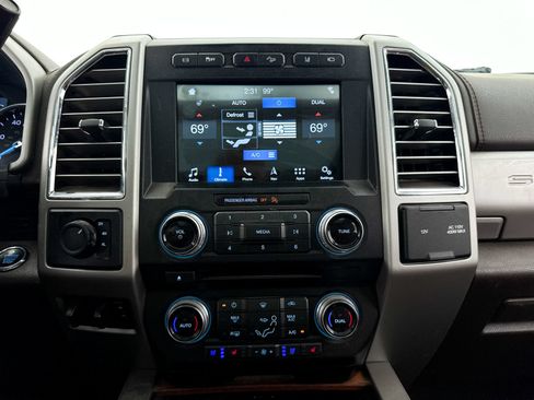 Used 2018 Ford F450 King Ranch w/ King Ranch Ultimate Package AWD/4WD image 18