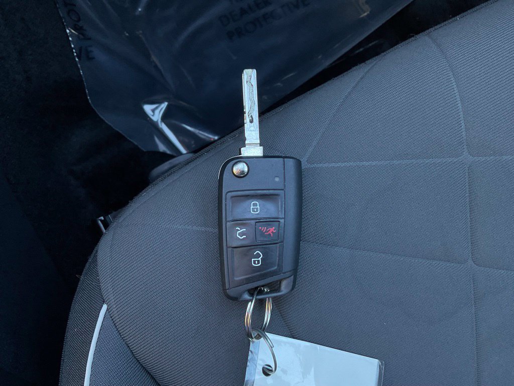 Used 2025 Volkswagen Jetta Sport FWD image 26