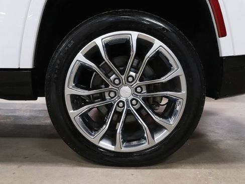 Used 2023 Jeep Grand Wagoneer Series II w/ Premium Group II image 34