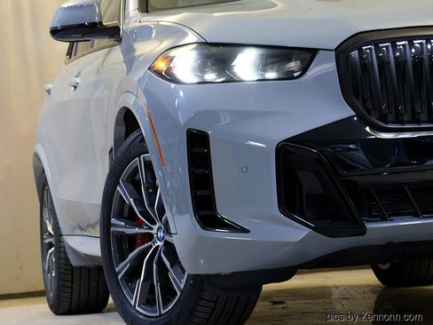 New 2026 BMW X5 xDrive50e w/ M Sport Package image 4