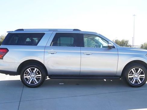Used 2024 Ford Expedition Max Limited image 10