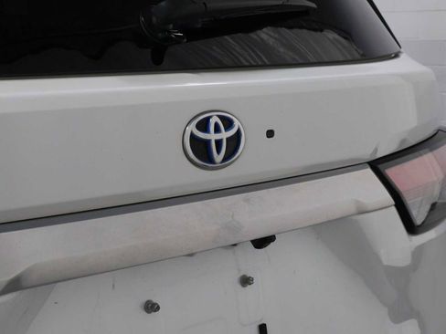 Used 2024 Toyota Sequoia Capstone AWD/4WD image 8