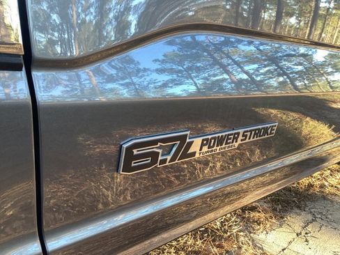 Used 2024 Ford F250 Lariat image 10