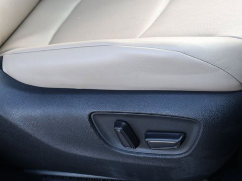 Used 2024 Toyota Sienna XLE image 31