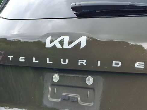 Used 2023 Kia Telluride EX X-Line AWD/4WD image 32