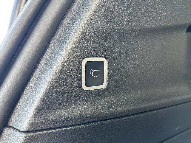 Used 2025 Chrysler Pacifica Select FWD image 54