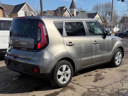Used 2018 Kia Soul w/ Convenience Package image 9