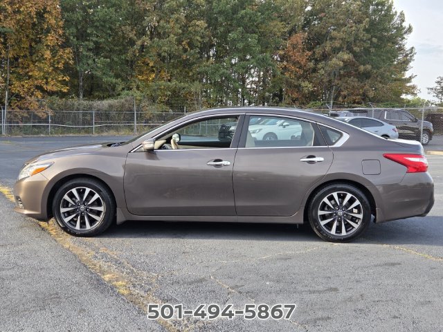 Used 2016 Nissan Altima 2.5 SL w/ 2.5 Technology Package FWD image 2