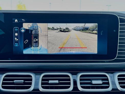 Used 2025 Mercedes-Benz Maybach GLS 600 4MATIC image 28