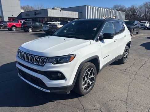 Used 2025 Jeep Compass Limited image 4