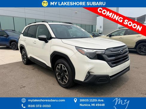 Used 2025 Subaru Forester Premium AWD/4WD image 1