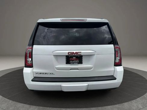 Used 2017 GMC Yukon XL SLT w/ Premium Edition AWD/4WD image 8