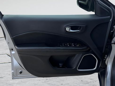 Used 2017 Jeep Compass Latitude w/ Safe & Security Group image 12