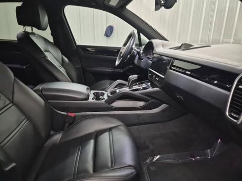 Used 2022 Porsche Cayenne S image 24