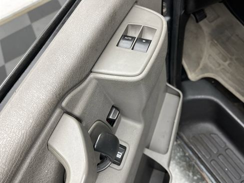 Used 2017 Chevrolet Express 3500 LT w/ LT Preferred Equipment Group image 7