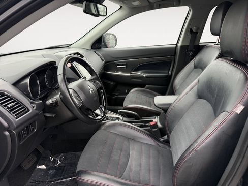 Used 2024 Mitsubishi Outlander Sport SE AWD/4WD image 9