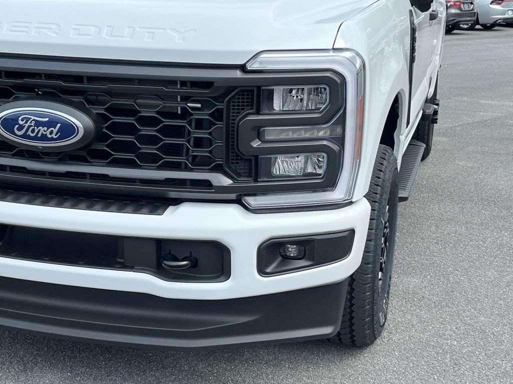 New 2025 Ford F350 XL w/ STX Appearance Package AWD/4WD image 11