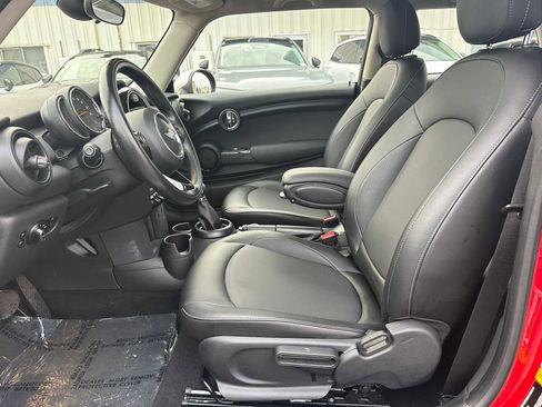 Used 2017 MINI Cooper 2-Door Hardtop image 17