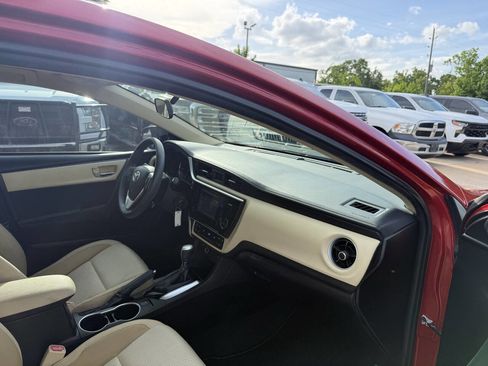 Used 2017 Toyota Corolla XLE FWD image 9