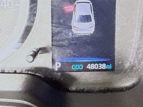 Used 2022 Toyota Corolla LE FWD image 16