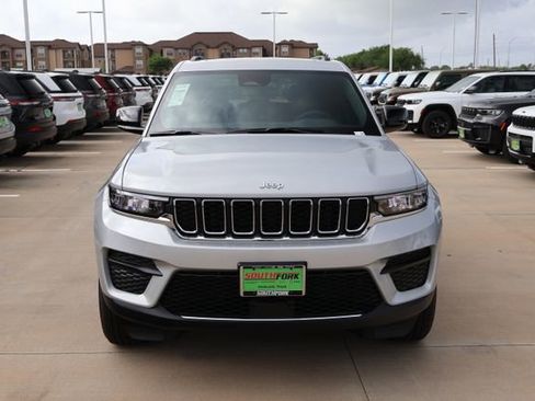 New 2026 Jeep Grand Cherokee Laredo X RWD image 2