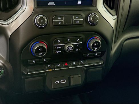 Used 2022 Chevrolet Silverado 1500 LT image 9