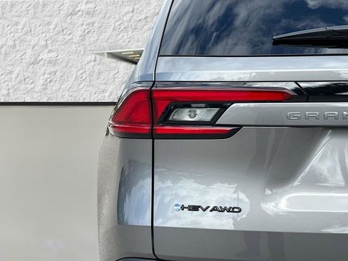 Used 2025 Toyota Grand Highlander AWD Hybrid image 10