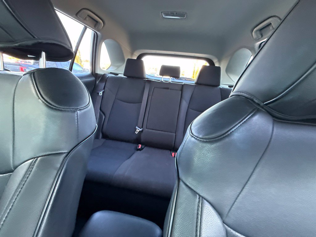 Used 2020 Toyota RAV4 LE w/ Carpet Mat Package AWD/4WD image 10