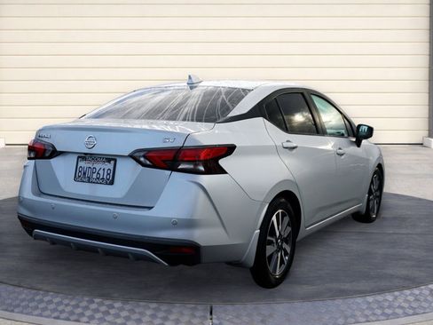 Used 2020 Nissan Versa SV image 7