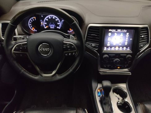 Used 2017 Jeep Grand Cherokee Overland w/ Jeep Active Safety Group image 22