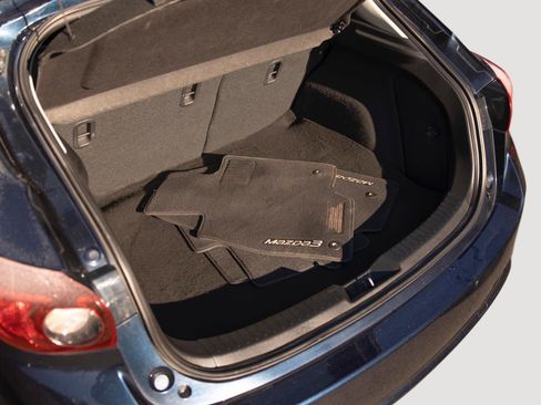 Used 2018 MAZDA MAZDA3 Touring image 19