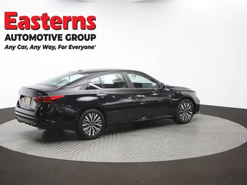 Used 2024 Nissan Altima 2.5 SV w/ SV Premium Package FWD image 43