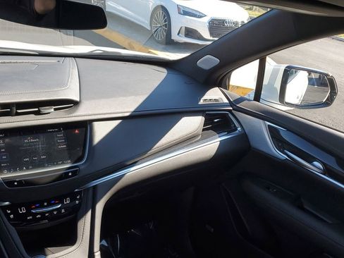 Used 2025 Cadillac XT5 Premium Luxury image 21