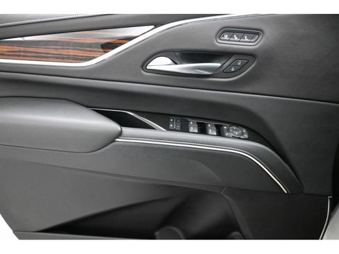 Used 2023 Cadillac Escalade Premium Luxury image 32
