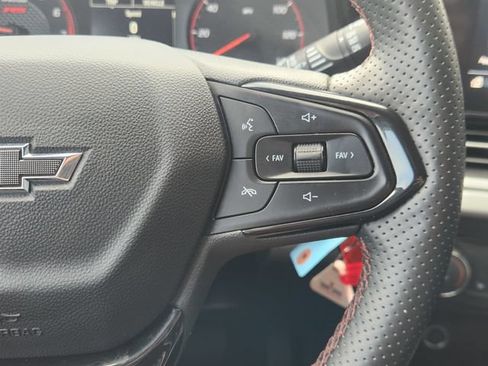 Used 2024 Chevrolet Trax RS w/ Driver Confidence Package FWD image 28