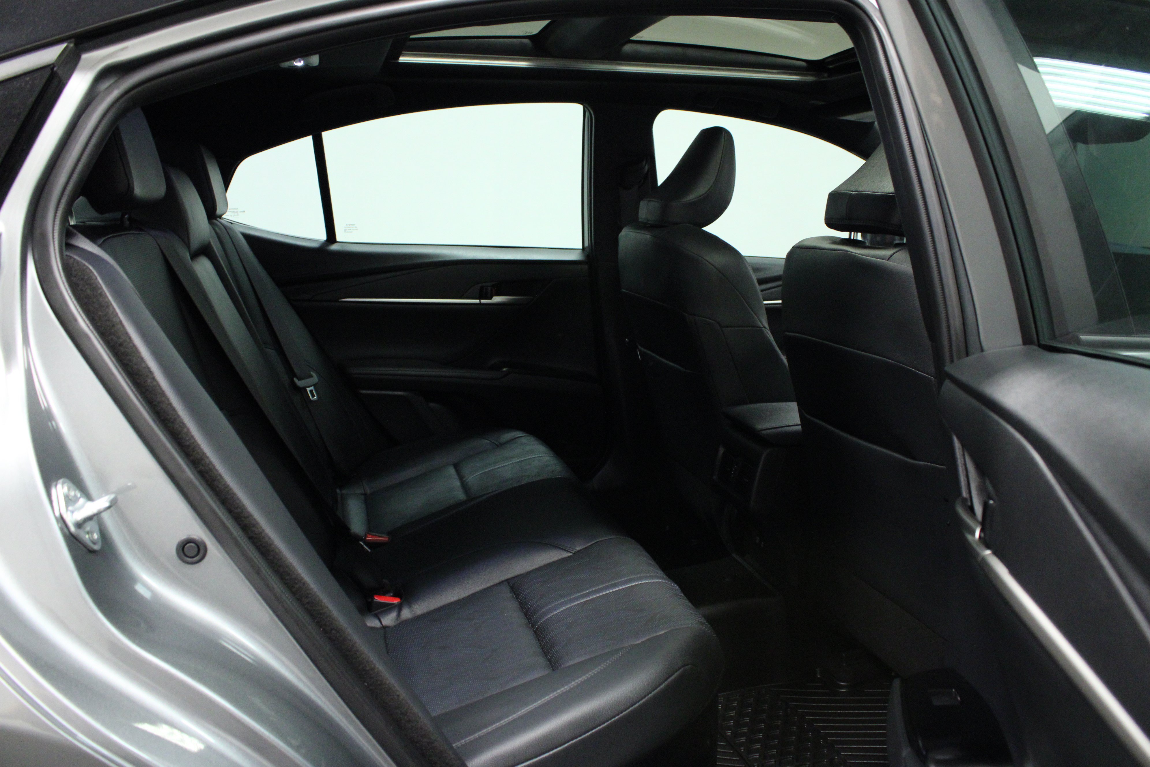 Used 2025 Toyota Camry XSE AWD/4WD image 14
