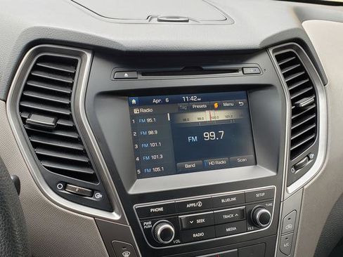 Used 2017 Hyundai Santa Fe Sport image 21