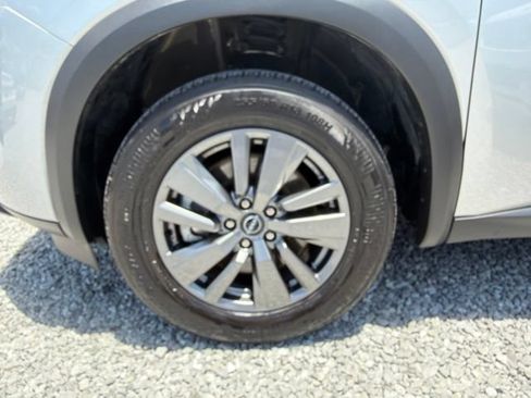 Used 2025 Nissan Pathfinder SV FWD image 7
