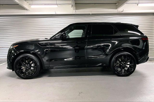 New 2026 Land Rover Range Rover Sport Dynamic SE AWD/4WD image 3