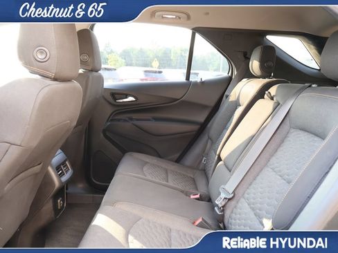 Used 2019 Chevrolet Equinox LT w/ Driver Convenience Package FWD image 18