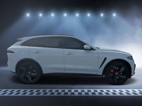 Used 2022 Jaguar F-PACE SVR AWD/4WD image 3