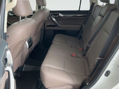 Used 2023 Lexus GX 460 Luxury AWD/4WD image 21