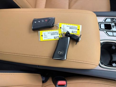 Used 2025 Lexus RX 350 Premium Plus w/ Convenience Package AWD/4WD image 35