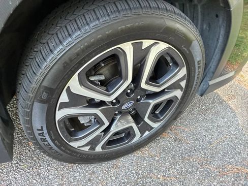 Used 2023 Subaru Ascent Touring AWD/4WD image 16