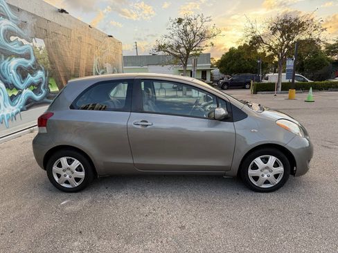 Used 2010 Toyota Yaris Base 2dr Hatchback 4A image 4
