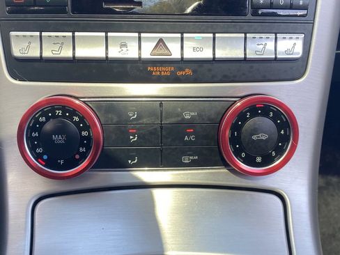 Used 2014 Mercedes-Benz SLK 350 image 33