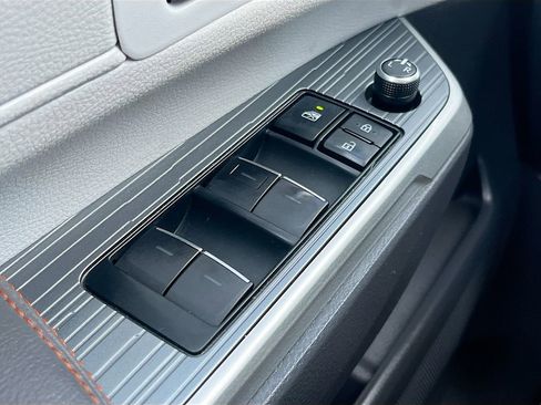 Used 2021 Toyota Sienna XSE w/ XSE Plus Package image 18