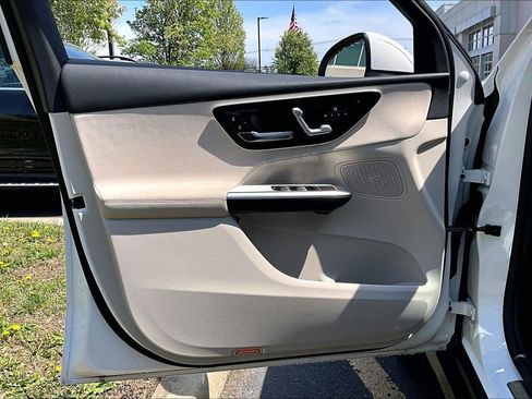 Used 2026 Mercedes-Benz GLC 300 4MATIC image 18