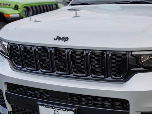 New 2025 Jeep Grand Cherokee L Altitude image 6